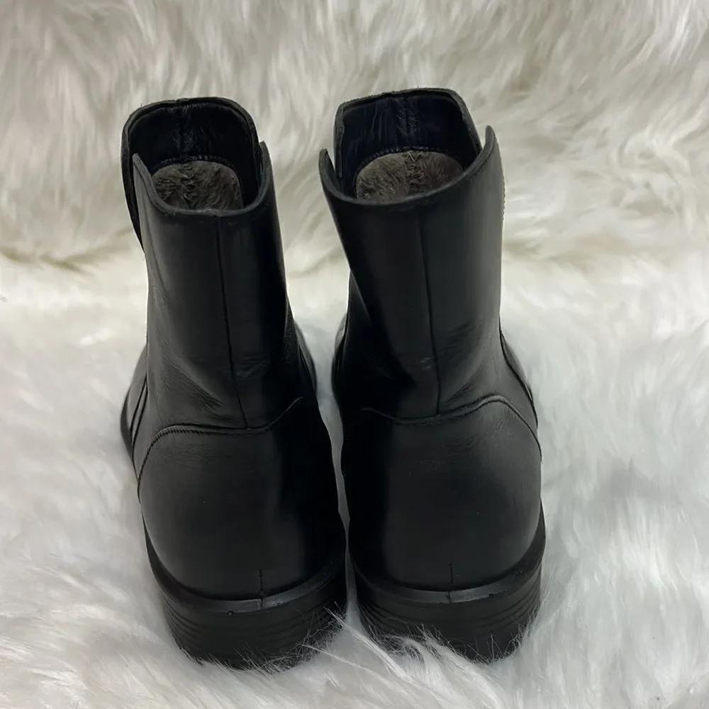 Umberto Raffini black leather Trina ankle boots Size‎ 39/8.5 B20